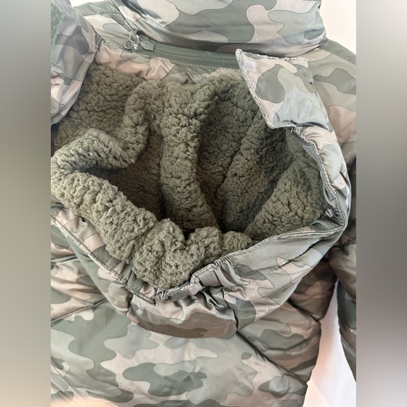 Thereabouts Little Boy Removable Hood Heavyweight Puffer Jacket NWT Size… - Picture 10 of 11